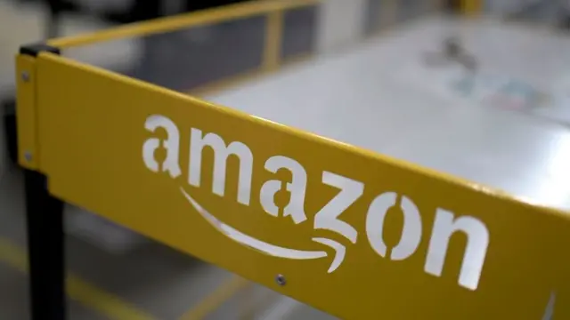 په دې هېواد کې انټرنېټي بازار دا مهال د امازون او فلېپکارټ شرکتونو نیولی دی.