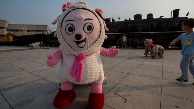 得益于限外令，中国国产动画片《喜羊羊与灰太狼》在中国电视频道大行其道。