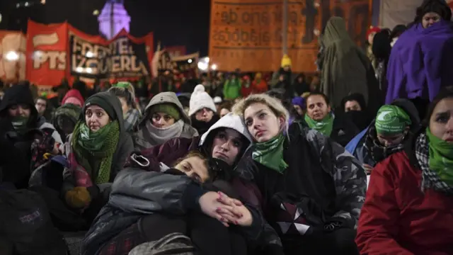 Protesta de mujeres por el aborto en Argentina