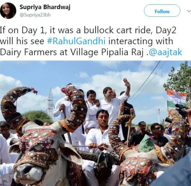 बैलगाड़ी से जाते हुए राहुल गांधी