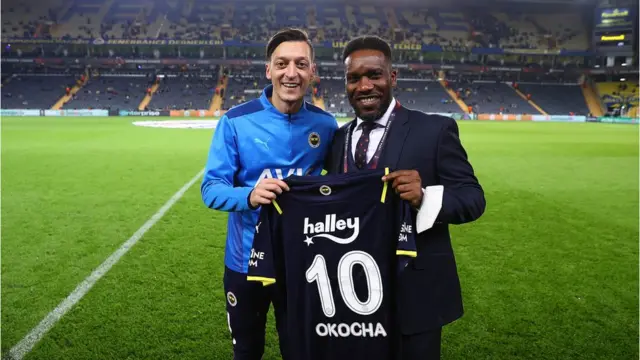 Özil ve Okocha