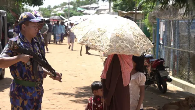 রোহিঙ্গা শিবিরে প্রবেশের একটি রাস্তা।