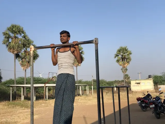 'காஷ்மீர் தாக்குதலுக்கு பிறகு..' - தூத்துக்குடியில் ஒரு ராணுவ கிராமம்