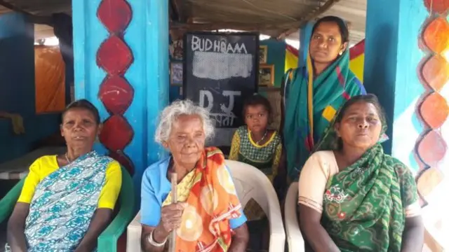 Yadav abana n'umukazana we n'abandi bo mu muryango we.