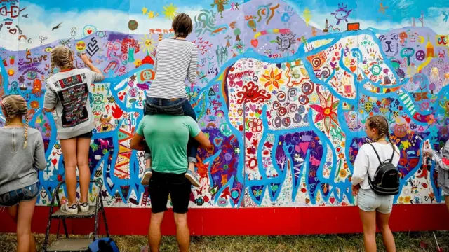 Гластонбери