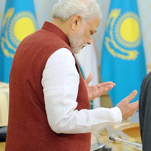 नरेंद्र मोदी