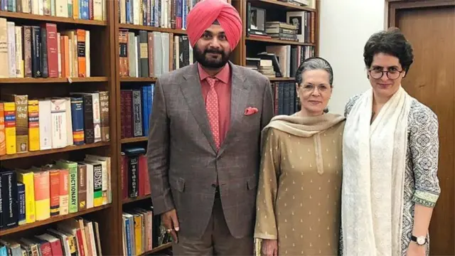 సోనియా గాంధీ, ప్రియాంక గాంధీలతో నవజ్యోత్ సింగ్ సిద్ధూ