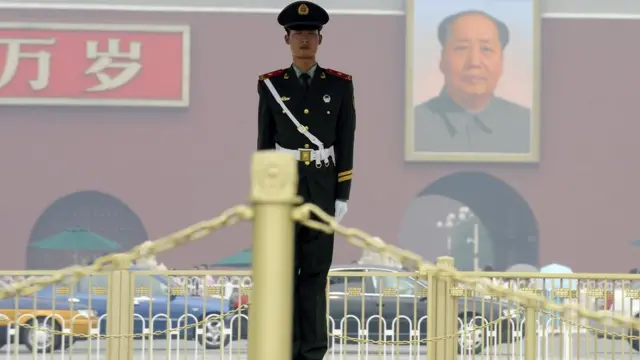 在北京天安門廣場上的守衛