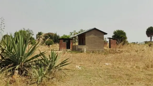 Miongoni mwa nyumba zinazojengwa kama fidia na mgodi wa Buzwagi