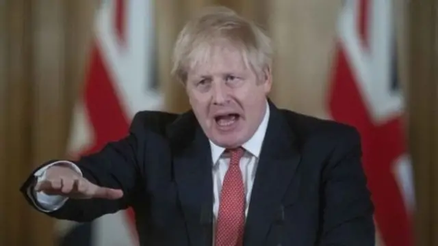 Британиянын премьер-министри Борис Жонсон ата-энеңердикине барбагыла деди, жекшембиде Британияда энелер күнү болчу