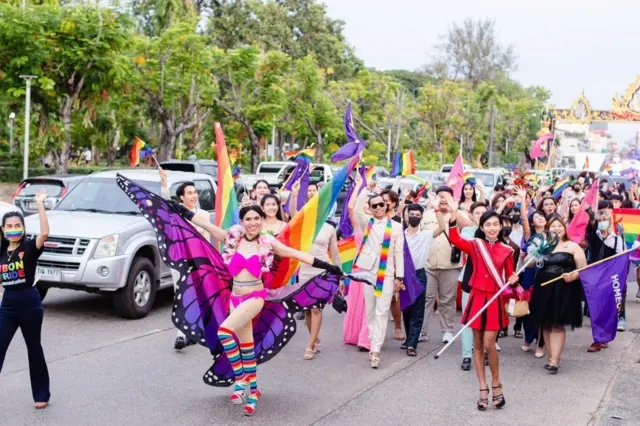 FACEBOOK/รุ้งมาแล้ว