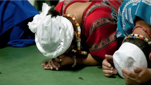 Kacang memainkan peran penting dalam Candomblé, agama Afro-Brasil yang paling tersebar di negara itu.