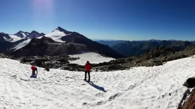 இத்தாலியின் ஆல்ப்ஸ் பனிமலையில் இருந்து 1991 ஆம் ஆண்டு ஓட்ஸி கண்டெடுக்கப்பட்டார்.