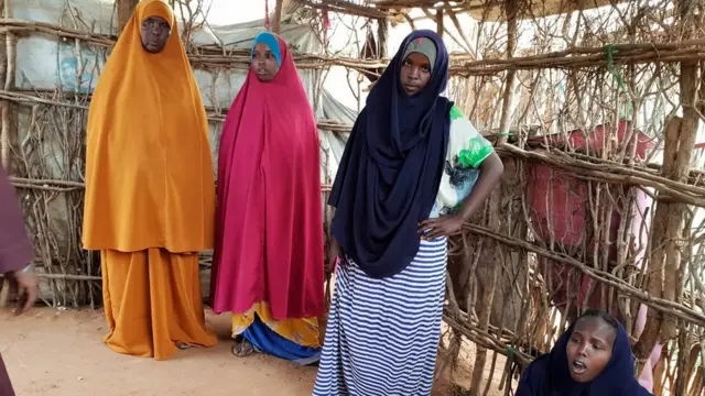 Wardo Saciid Axmed iyo saddexdeeda gabdhood.