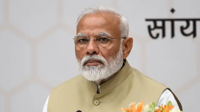 नरेंद्र मोदी