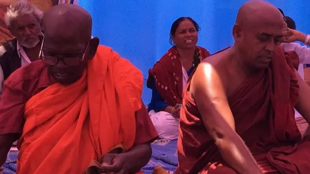 समारोह में मौजूद बौद्ध धर्मगुरु