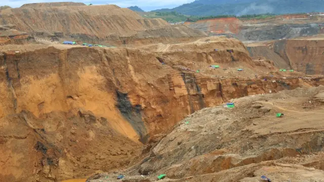 သတ္တုမိုင်း