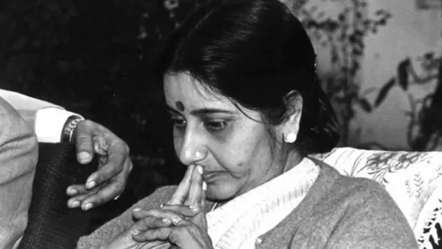 சோனியா காந்தியுடனான பனிப்போரில் சுஷ்மா ஸ்வராஜ் வெற்றிபெற்றது எப்படி?