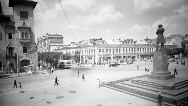 Saratov city square