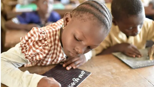 Ndị ọkaibe n'ihe gbasara ụmụaka ekwuola na oke iti ihe nwereike ịmetụta agụmakwụkwọ ụmụaka