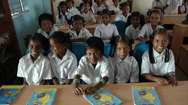 பள்ளிக் குழந்தைகள்