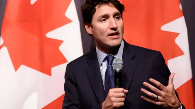 பூர்வகுடி மக்கள் தலைவரிடம் மன்னிப்பு கேட்ட பிரதமர்