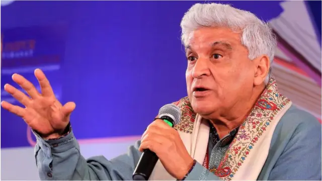 જાવેદ અખ્તર જાણીતા ગીતકાર છે અને રાજ્યસભા સાંસદ રહી ચૂક્યા છે.