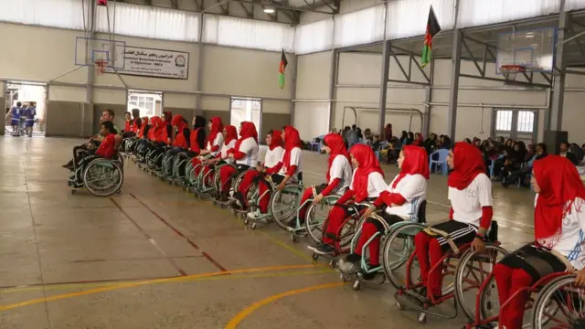 دختران معلول