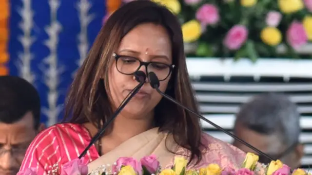 वर्षा गायकवाड