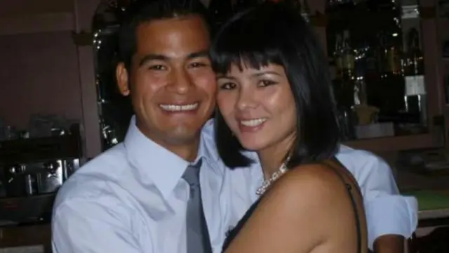 Víctor Paredes junto a su hermana