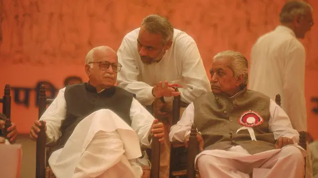 લાલ કૃષ્ણ આડવાણી, નરેન્દ્ર મોદી અને કેશુભાઈ પટેલ