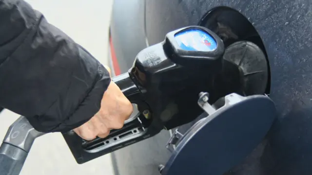 Un surtidor de gasolina.