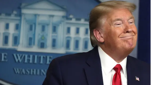 Trump nói Mỹ đứng đầu các quốc gia nhiễm virus là một 'vinh dự'