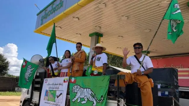 ကျားဖြူပါတီရဲ့ မဲဆွယ်စည်းရုံးပွဲတခု