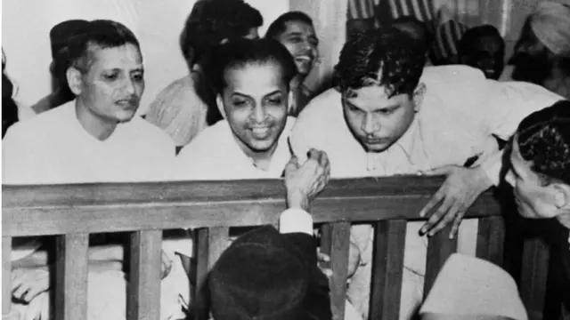 నాథూరామ్ గాడ్సే, నారాయణ్ ఆప్టే