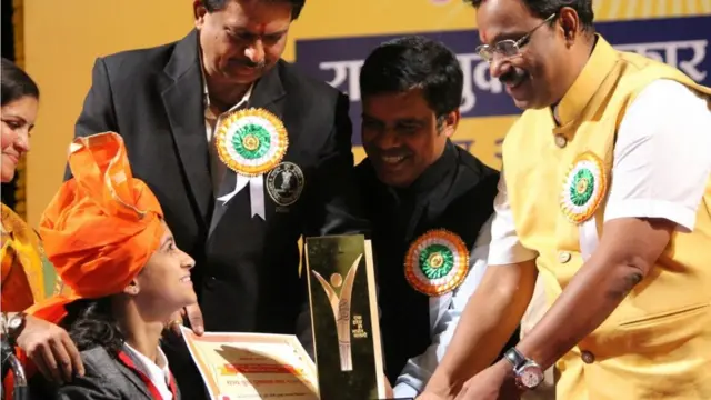 दीक्षाला 2015-16 या वर्षासाठी महाराष्ट्र सरकारचा 'राज्य युवा पुरस्कार' मिळाला आहे.