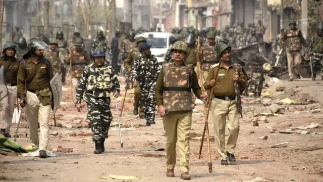 'अगर हिंसा को बेकाबू होने दिया जाए, तो इसका मतलब यह है कि शायद सरकार और प्रशासन दंगों को रोकना ही नहीं चाहते.'