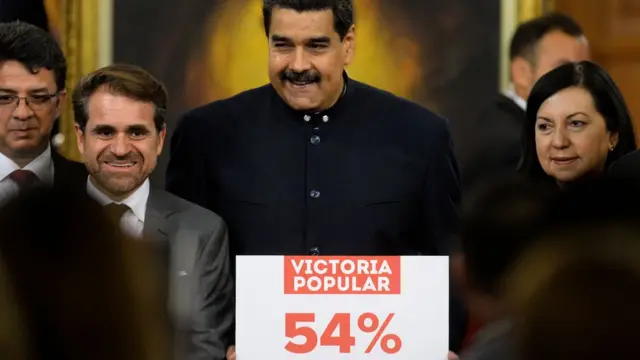 El gobierno declaró la "victoria popular" tras ganar 17 de las 23 gobernaciones en las pasadas elecciones regionales.