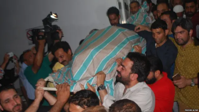 शुजात बुखारी का शव