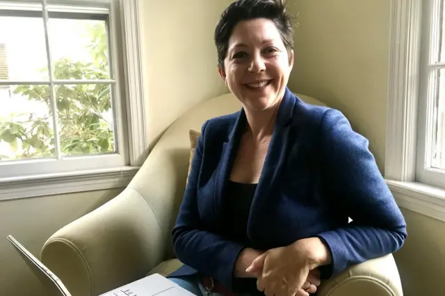 克莱尔·高德森