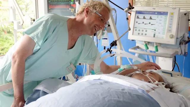 Cuidado a paciente en estado vegetativo.