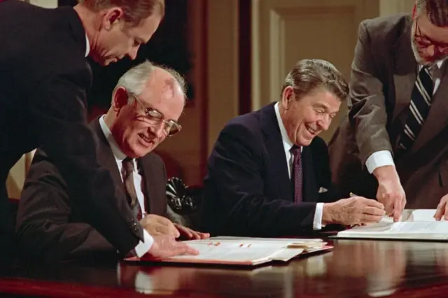 ريغان وغورباتشوف