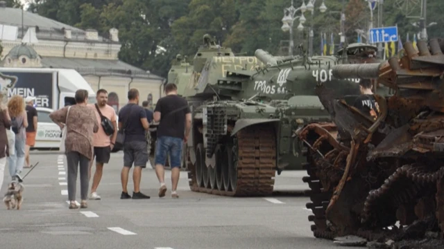 парад російської знищеної техніки