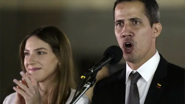 Fabiana Rosales y Juan Guaidó.