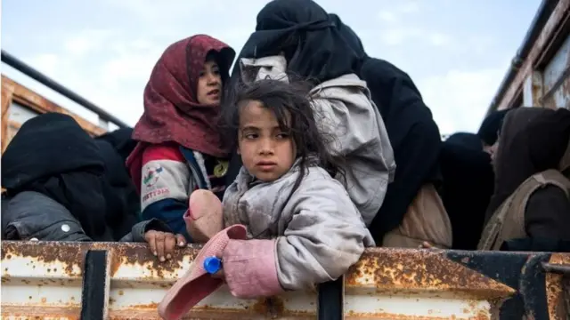 सीरिया से नागरिकों का पलायन जारी है