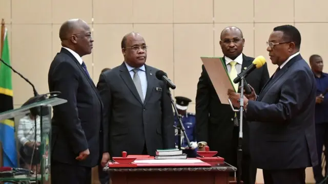 Dokta Augustine Mahiga akila kiapo