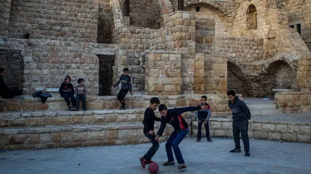 Crianças brincando Cisjordania.