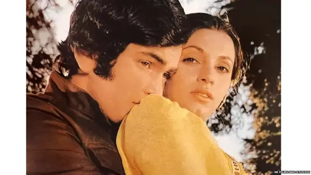 बॉबी चित्रपटात ऋषी कपूर आणि डिंपल कपाडिया