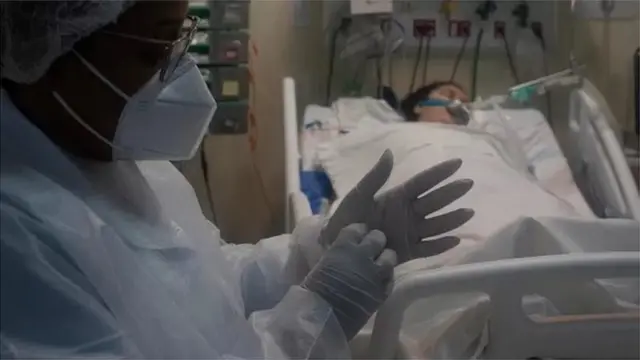 వ్యాక్సీన్ల వల్ల ఆసుపత్రికి వెళ్లాల్సిన తీవ్ర పరిణామాలను తప్పించవచ్చని నిపుణులు అంటున్నారు