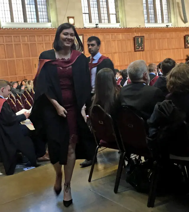 Hannah en el día de su graduación (Foto: Hannah Price)